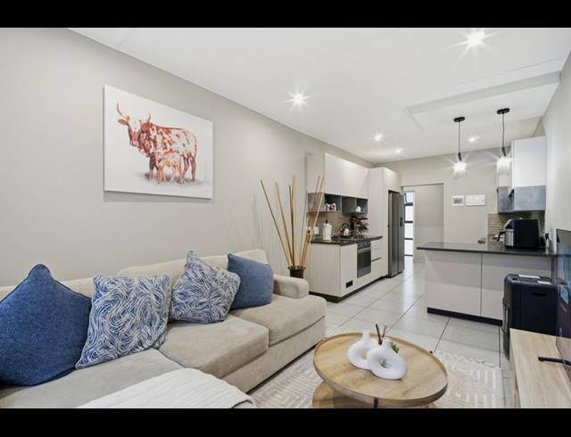 2 BEDROOM TOWNHOUSE FOR SALE IN FERNDALE